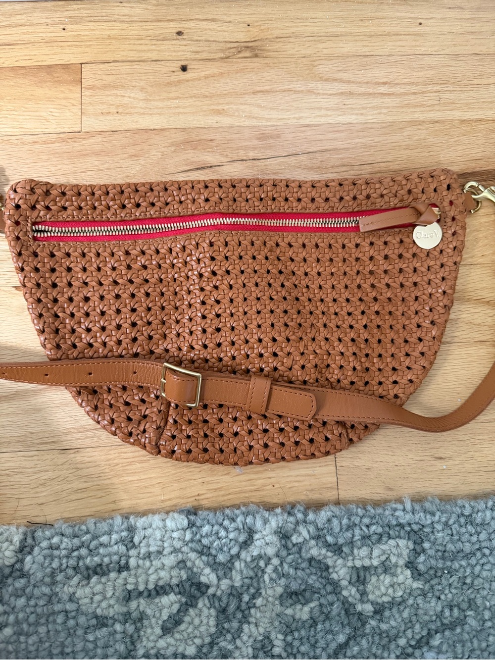 Clare V grande Fanny Crossbody in Tan with Red Zipper